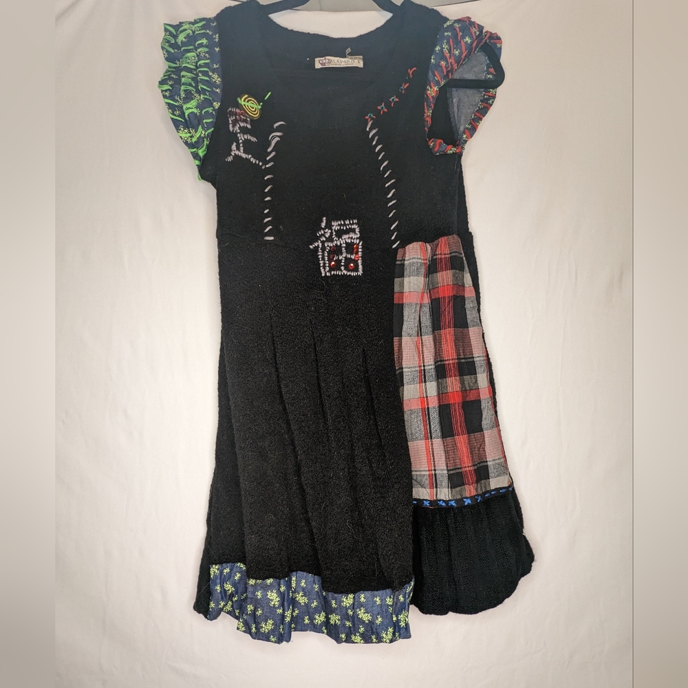 For LA Paris Sz S Black Christmas like dress